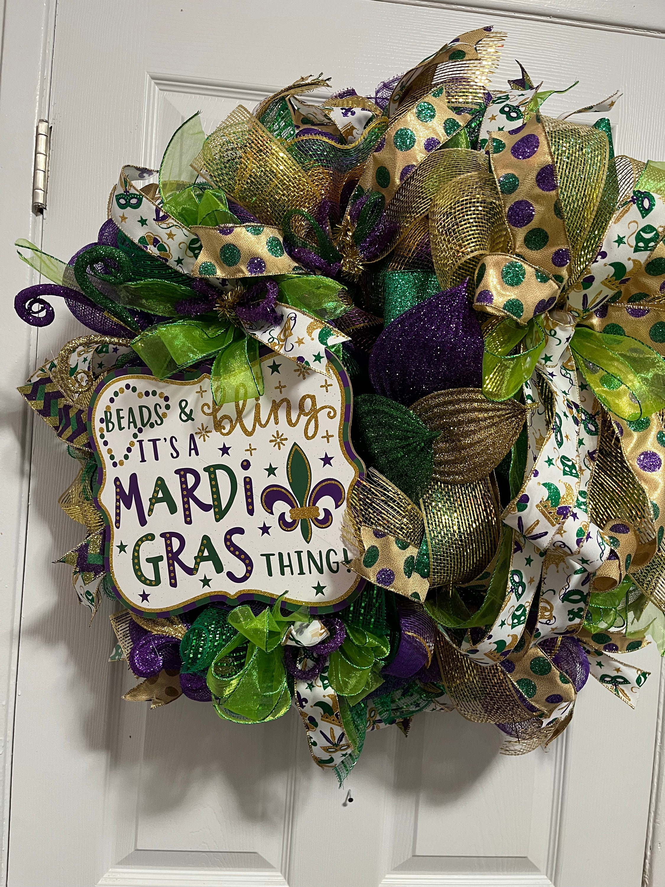 Easy & Thrifty Mardi Gras Wreath 