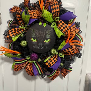 Halloween Cat Wreath: Spooky Fall Front Door Decor