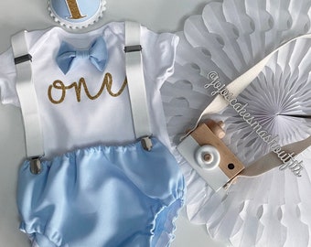 Baby boys Cake Smash Outfit. 1st Birthday set. Photo shoot. Braces, bow tie,nappy cover. Baby Blue and white/ gold.