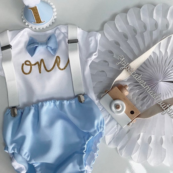 Baby boys Cake Smash Outfit. 1st Birthday set. Photo shoot. Braces, bow tie,nappy cover. Baby Blue and white/ gold.