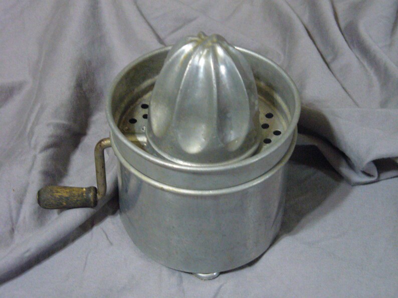 Vintage Metal Juicer Reamer Gem Squeezer Hand Crank Citrus Etsy
