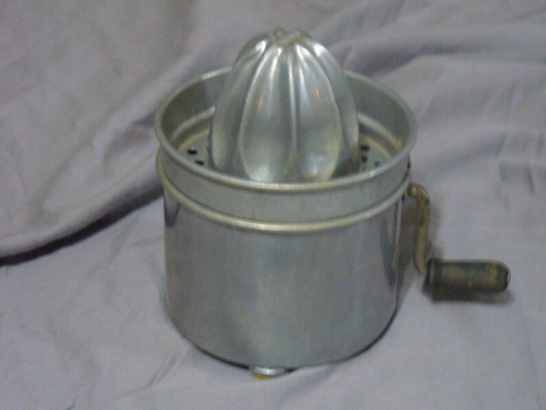 Vintage Metal Juicer Reamer Gem Squeezer Hand Crank Citrus Etsy