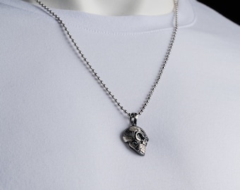 Skull Pendant Necklace - Skull Pendant in Silver - Mens Skull Necklace - Men's necklaces - Silver Men Necklace