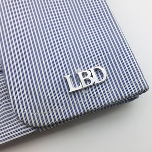 Gemelos de nombre personalizado - Gemelos de boda del novio - Regalo de padrinos de boda - Gemelos iniciales - Regalo de padre - Regalo de San Valentín para él - Regalo