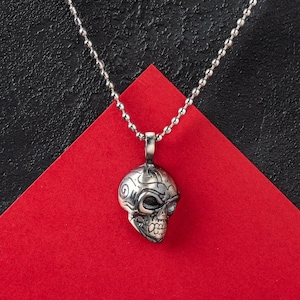 Skull Pendant Necklace - Skull Pendant in Silver - Mens Skull Necklace - Men&#39;s necklaces - Silver Men Necklace