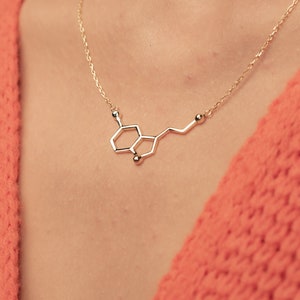 Personalized Serotonin Molecule Necklace Silver Molecule Necklace Gold Serotonin Necklace Gift Science, Science Jewelry-Happiness Gift imagem 1