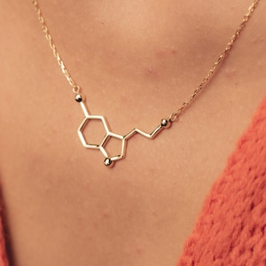 Personalized Serotonin Molecule Necklace Silver Molecule Necklace Gold Serotonin Necklace Gift Science, Science Jewelry-Happiness Gift imagem 7