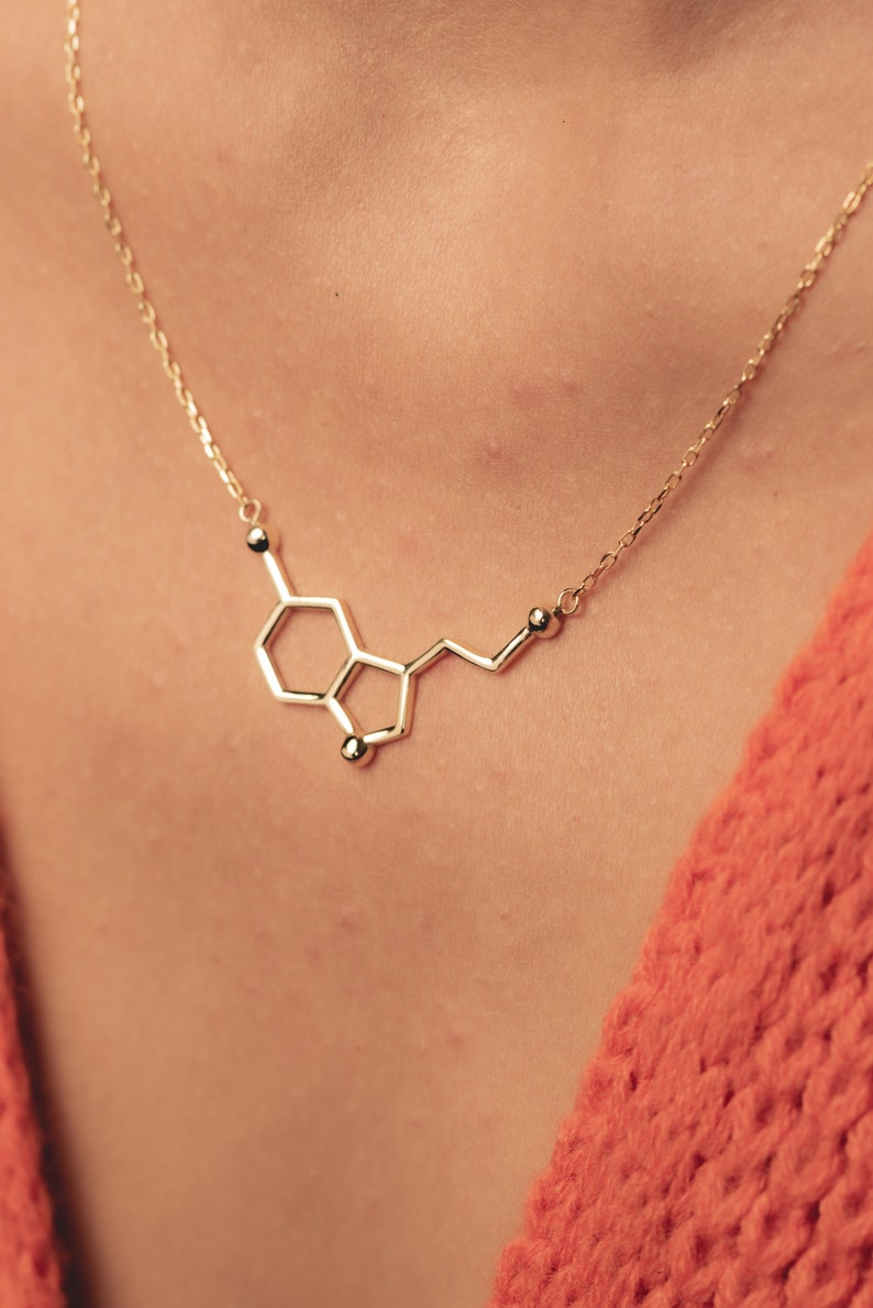 Personalized Serotonin Molecule Necklace Silver Molecule Necklace Gold Serotonin Necklace Gift Science, Science Jewelry-Happiness Gift imagem 7