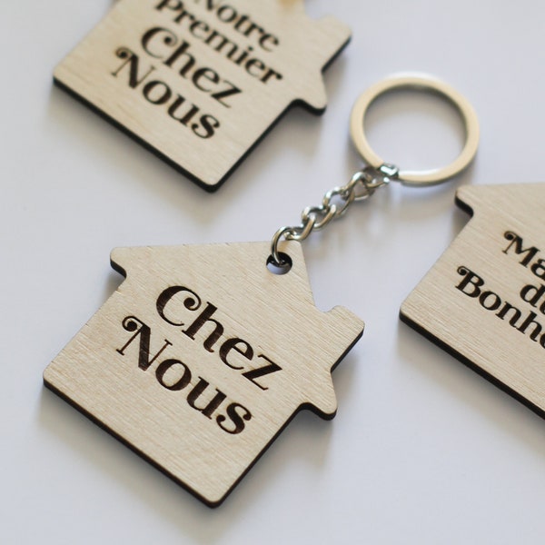 Porte-clés maison en bois, cadeau prêt à offrir pour pendaison de crémaillère, Porte-clés personnalisé avec prénom ou message, gravure laser