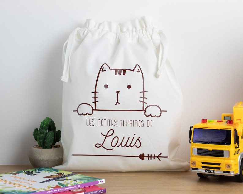 Pochon personnalisé chat, les petites affaires de, le petit bazar de, sac à linge sale, vêtements de rechange, sac à doudou image 1