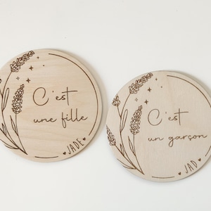 Carte personnalisée pour baby shower ou naissance, c’est une fille, c’est un garçon, plaque en bois avec gravure, motif épi et nature