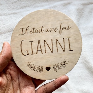Carte étape bébé, carte bienvenue Bébé motif nature et petit coeur, il était une fois avec prénom du bébé, diamètre 11cm