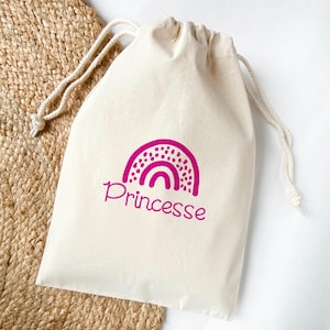Pochon personnalisé motif arc en ciel, Pochon à cordelettes pour crèche,  Sac pour rentrée maternelle, Sac en coton pour tenue de rechange