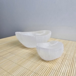 Handgemachte Selenit U Form Schale | Kristall Ladeschale, Marokko