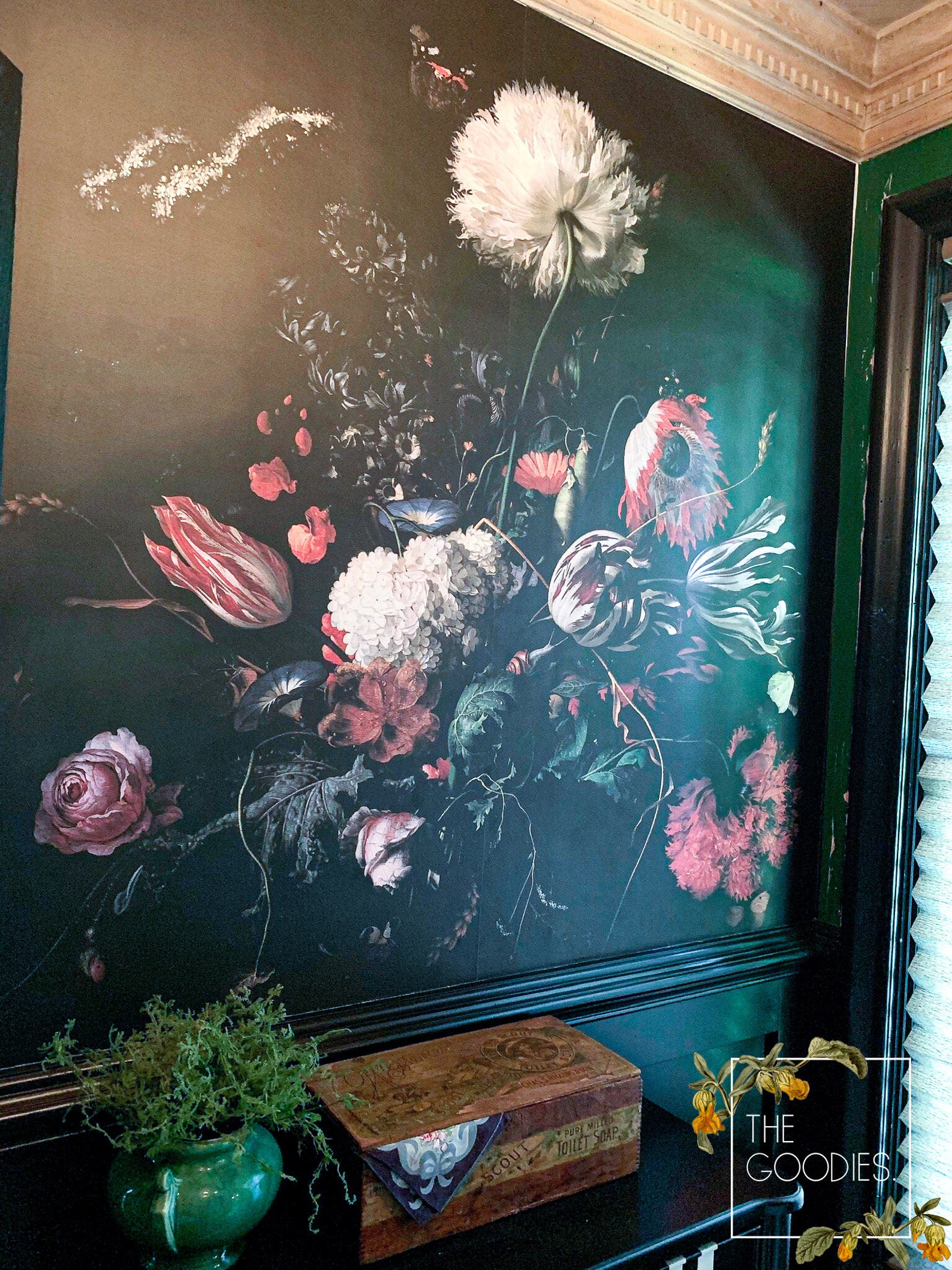 Vase Wallpaper Vintage Remove Wallpaper or Tradtional Dark | Etsy UK