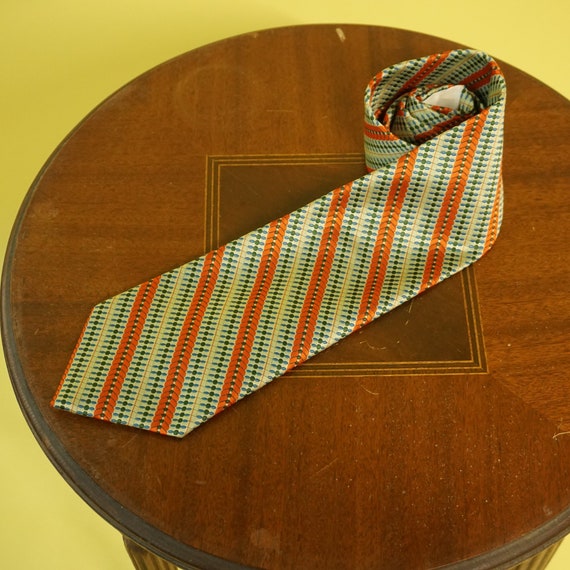 Vintage Wemlon by Wembley necktie