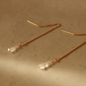 Orecchini in oro 14k con diamanti Herkimer, orecchini lunghi in oro con piccole pietre preziose, regalo di nozze, regalo per damigelle d&#39;onore