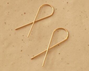 Minimalistische 14k Gold Filled Ribbon Ohrringe | zarte lange Hängeohrringe | Geschenk für Freundin | WildbirdsJewelry