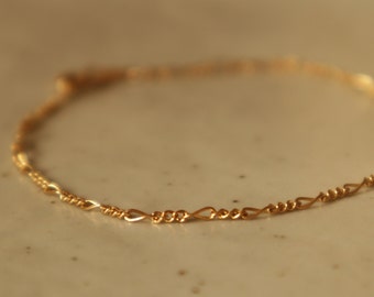 Fine Figaro link bracelet in 14k gold filled, perfect for everyday wear, gift for her