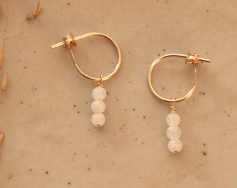 Offene Regenbogen Mondstein Hoops | wasserfeste Gold Filled Ohrringe | Geschenk für Sie | Wildbirds Jewelry