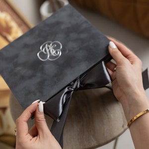 Luxus-Hochzeitseinladungsbox aus Silberfolie | Einladung aus Acryl in Samtbox | Einladungsbox aus Samt | Premium-Suite für Hochzeitseinladungen