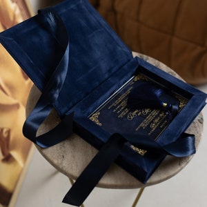 Scatola per inviti di nozze | Velluto blu navy | Set di inviti di nozze in acrilico | Monogramma di matrimonio personalizzato | Invito in scatola di velluto