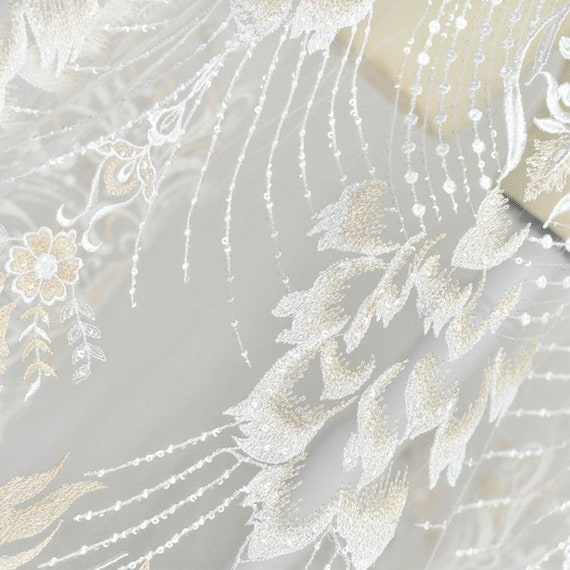 Shimmer Champagne broderie tissu Phoenix queue ajouré avec paillettes paillettes avec détails dentelle maille pour mariage robes de 51 cm de largeur vendues par yard 284ff0 Shimmer Champagne broderie tissu Phoenix queue ajouré avec paillettes paillettes avec détails dentelle maille pour mariage robes de 51 cm de largeur vendues par yard 284ff0