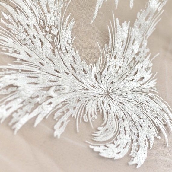 Shimmer broderie broderie Shimmer dentelle tissu avec des paillettes doux FloralTail dentelle Tulle gaze pour bal robes danse Costumes 49 pouces de largeur vendu par 1 yard 60de03 Shimmer broderie broderie Shimmer dentelle tissu avec des paillettes doux FloralTail dentelle Tulle gaze pour bal robes danse Costumes 49 pouces de largeur vendu par 1 yard 60de03
