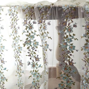 Blauwe bloemen kant stof op maat gesneden borduurwerk wijnstok van bloem kant mesh stof voor jurk, ambachtelijke 54 inch breedte