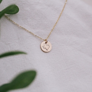 Gold Texas State Necklace, Disc Texas Charm, State of Texas Necklace, Gold Texas Necklace, Gold Disc Pendant, Lonestar State