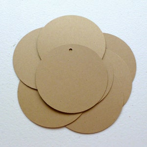 Etichette Kraft rotonde grandi (250) - etichette circolari vuote da 2,5 pollici di diametro. Tag fai-da-te per la tua attività, il tuo negozio Etsy, il tuo matrimonio o i tuoi regali. etichette rustiche