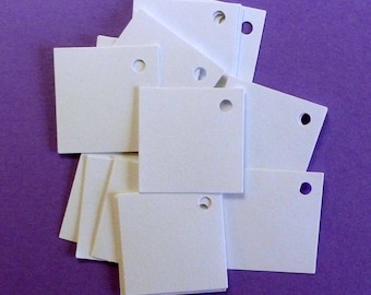 50 mini Geschenkanhänger Schmuckanhänger quadratische Tags weiße Tags mit Schnur Preisschilder Geschenkanhänger Geschenkanhänger