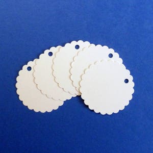 50 etichette bianche etichette rotonde smerlate etichette regalo cartellini dei prezzi etichette vuote con spago Il venditore Etsy fornisce etichette dei prodotti etichette a cerchio fantasia fai da te