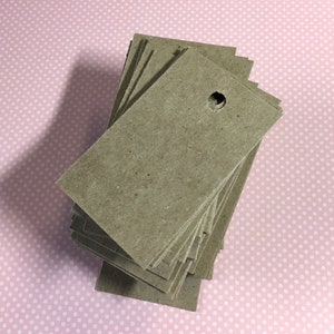 50 Chipboard Tags - kraft braun 1,5 "x2,5" leichte leere Tags. umweltfreundliche recycelte rustikale Tags. Etsy-Verkäufer bietet Preisschilder