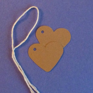 Mini etiquetas de coração (50) - etiquetas kraft em branco para produtos, presentes, sacolas de guloseimas, lembrancinhas de casamento. Etiquetas de preços DIY. Suprimentos para vendedores Etsy. feito à mão