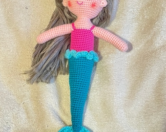 Opale la sirène modèle de poupée Amigurumi