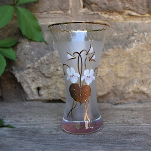 small vase Art Nouveau orchids white gold enamel painting frosted gold rim inside diagonally faceted 1900 - 1910