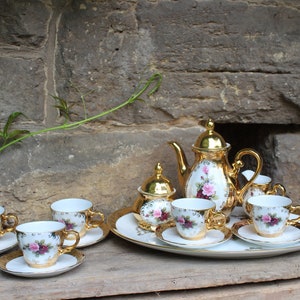 Mocha service with porcelain tray 14 pcs. Baroque style 24 K gold plating rose decor porcelain HK Bavaria Vintage Germany