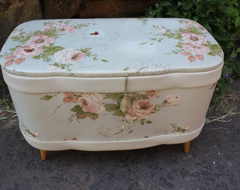 Laundry chest, laundry puff, lid chest, rose decor, 1950s, 1960s, GDR
