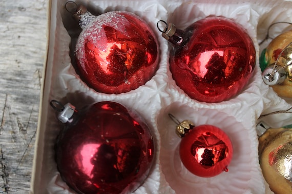 【55dice さま】 vintage ornament ❀ トランペット Red Rhinestone Glass Ball Ornament – EZLD.co