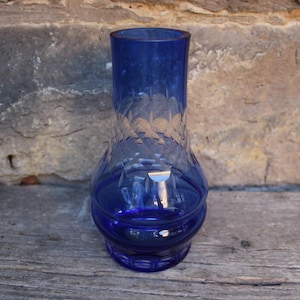 Vaso in vetro incamiciato, cristallo al piombo al 24%, taglio blu cobalto, VEB Harzkristall Derenburg, fatto a mano, metà anni &#39;60, anni &#39;70