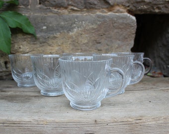 Set di 6 tazze, mug, bicchieri da tè e bicchieri da punch in vetro ARCOROC Lotus, anni '80, Francia