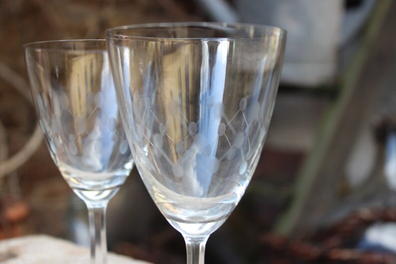 5 wine glasses etched glass 50s GDR GDR