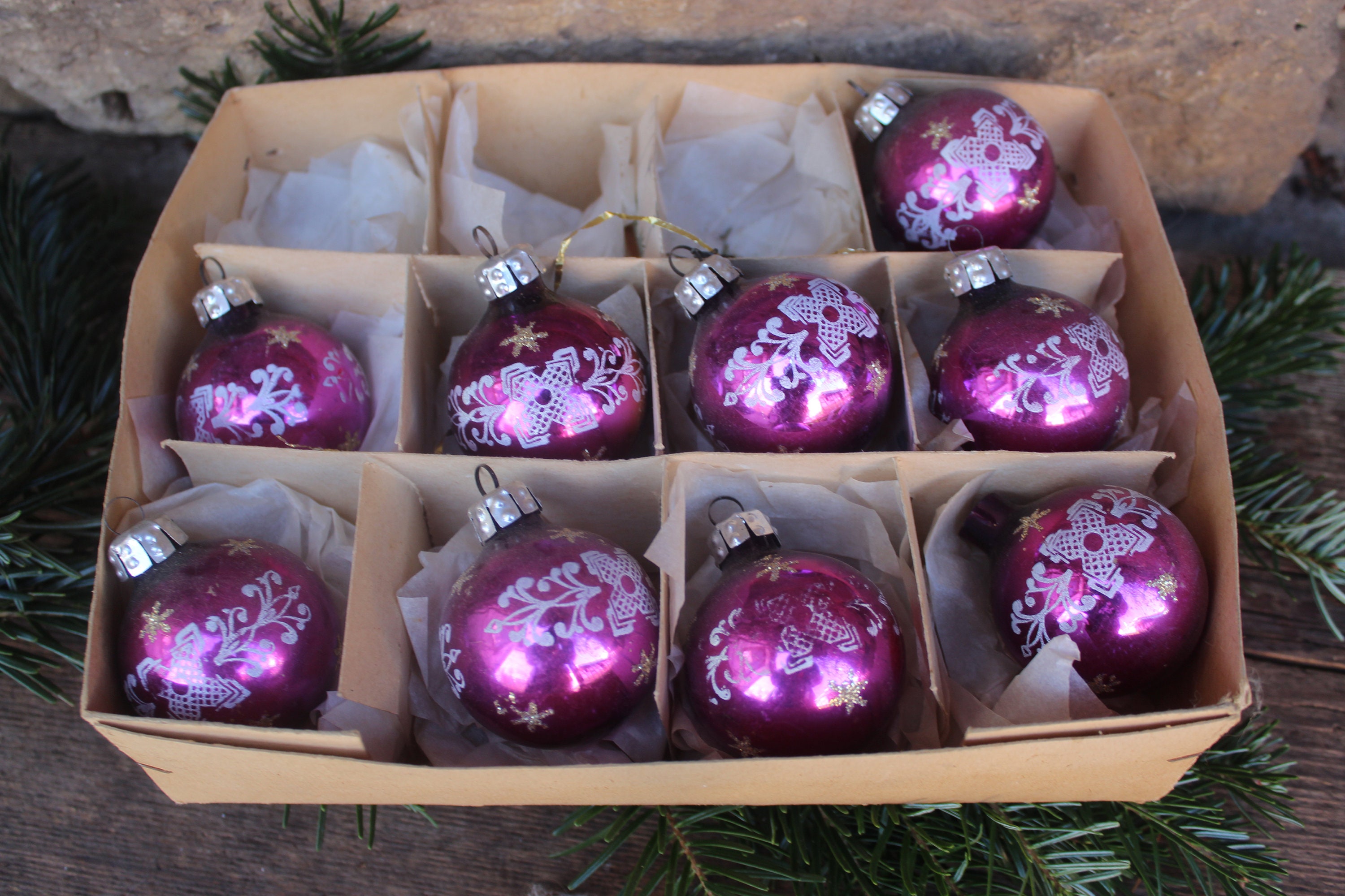 ヴィンテージのクリスマスツリーオーナメント9個、ピンクの花と星