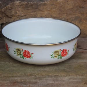 Enamel bowl roses carnations decor country house kitchen vintage GDR