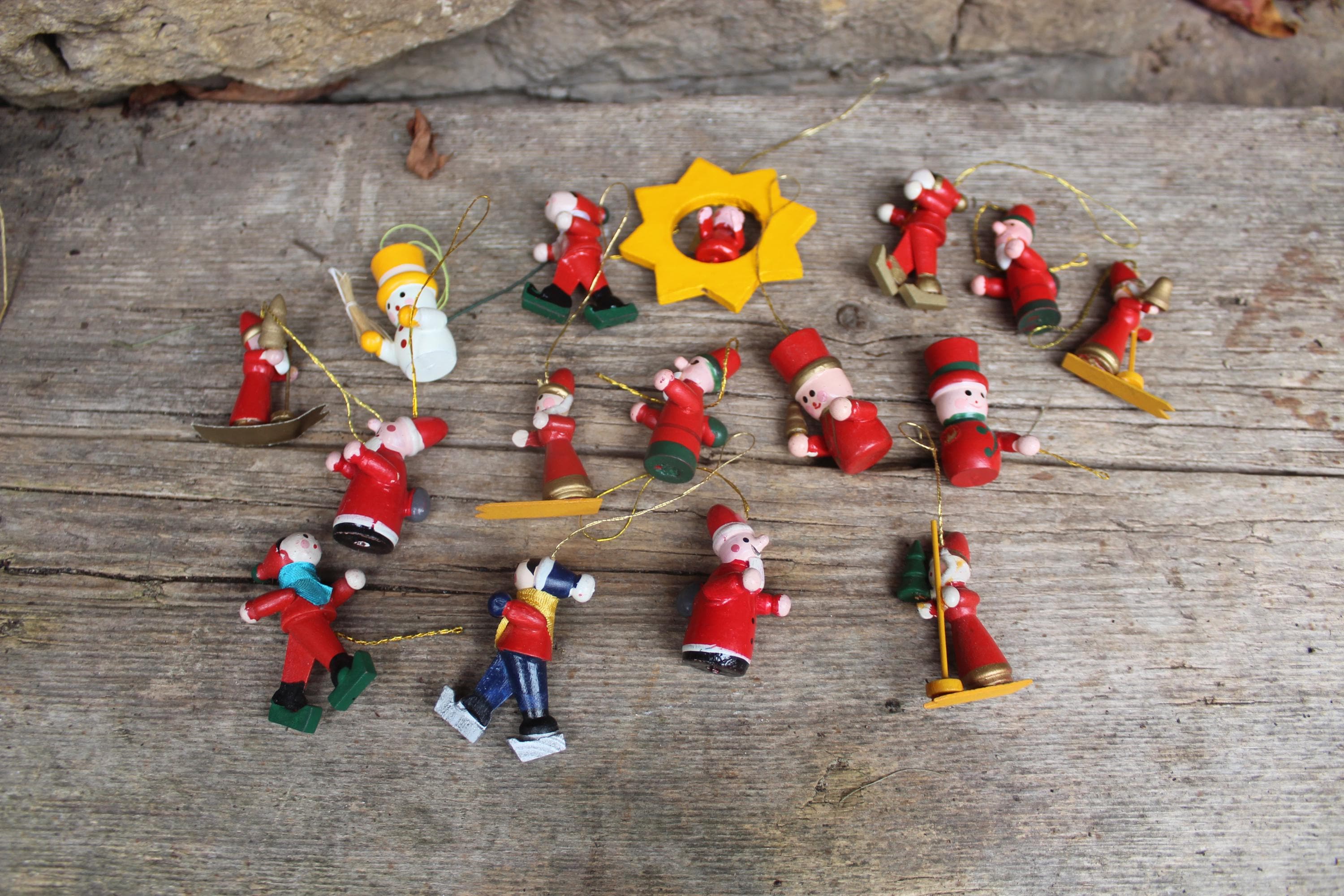 16-piece Wooden Ornament Set From the Ore Mountains / Angels