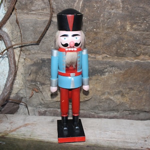Nutcracker 36.5 cm wood vintage Erzgebirge 60s 70s GDR