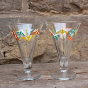 Set of 2 ice cream cups with parasol motifs / pressed glass 80s