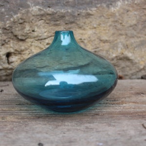 small IKEA SALONG vase Johanna Jelinek turquoise glass vintage 90s