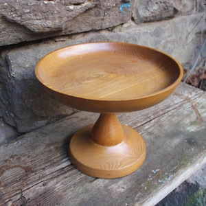 Vintage wooden bowl made of oak / hand-turned fruit bowl / footed bowl GDR